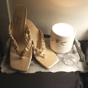 Women's NWOT Lulus thong high heels in beige, size 8.5